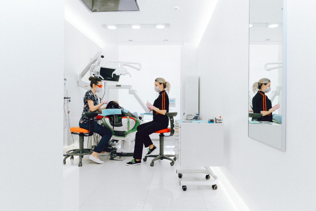 implants dentaires Roumanie